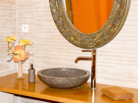 Superior Double Room | Bathroom sink