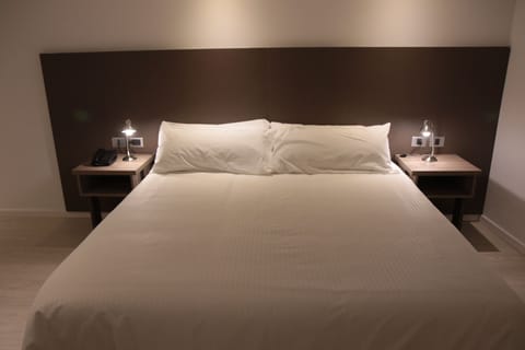 Superior Double Room, 1 King Bed | Premium bedding, down comforters, pillowtop beds, minibar