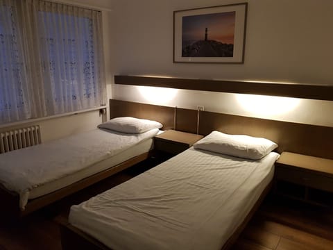 City Room, City View | Desk, iron/ironing board, free cribs/infant beds, free WiFi