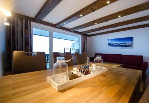 Apartment, Mountain View | In-room dining