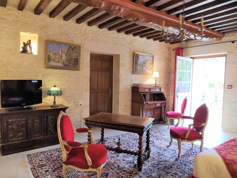 Comfort Apartment | Premium bedding, individually decorated, individually furnished