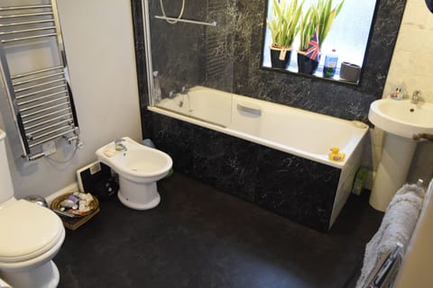 Deluxe Suite, 2 Bedrooms, Terrace | Bathroom | Combined shower/tub, free toiletries, hair dryer, bidet