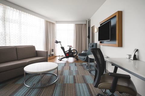 Suite, 1 Bedroom | Egyptian cotton sheets, premium bedding, pillowtop beds, in-room safe