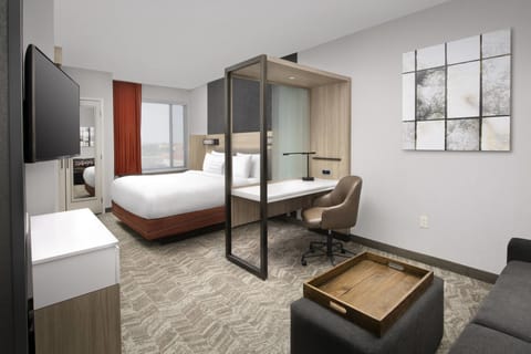 Suite, 1 King Bed | Premium bedding, desk, blackout drapes, iron/ironing board