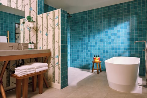 Clubhouse, 1 Bedroom, Patio | Bathroom | Designer toiletries, hair dryer, bathrobes, towels