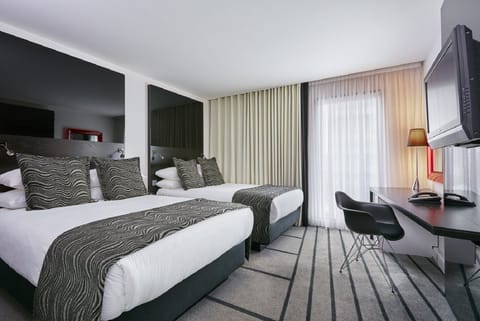 Standard Room, 2 Double Beds | Hypo-allergenic bedding, minibar, in-room safe, desk