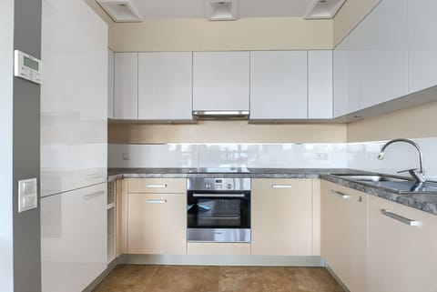 Apartment, 1 Bedroom, Sea View | Private kitchen | Fridge, oven, stovetop, dishwasher