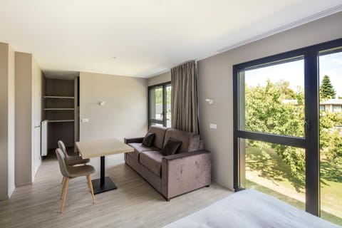 32-inch flat-screen TV with digital channels, TV