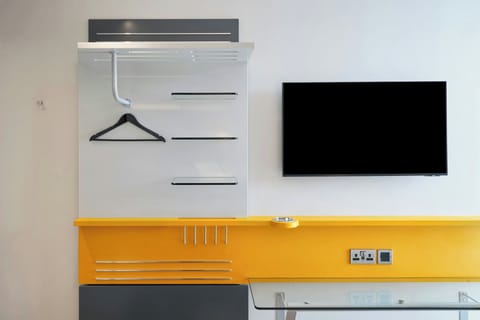 Room, 1 Twin Bed | Desk, laptop workspace, blackout drapes, soundproofing