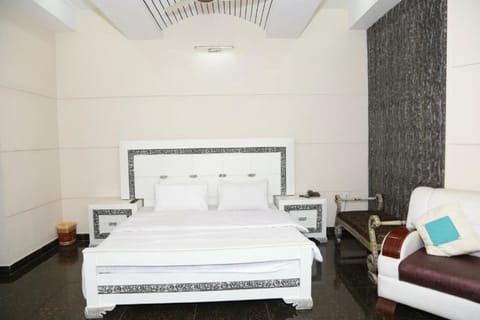 Deluxe Double Room | Soundproofing