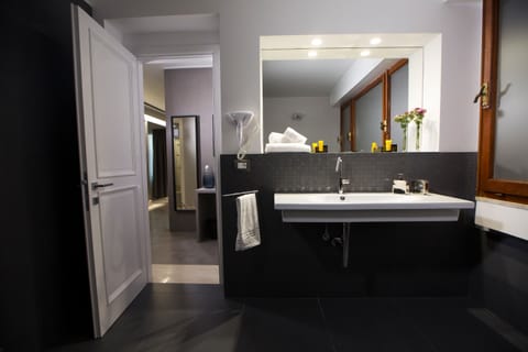 Superior Double Room | Bathroom sink