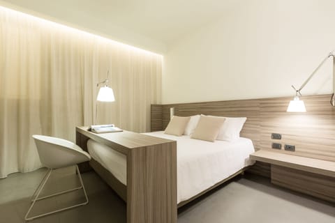 Standard Double Room | Premium bedding, minibar, in-room safe, desk