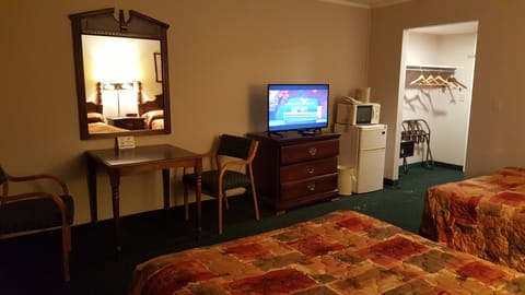 Standard Room, 2 Double Beds | Free WiFi, bed sheets