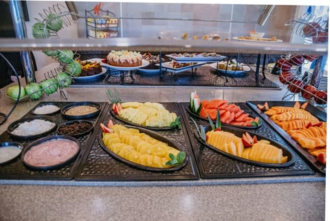 Daily buffet breakfast (MXN 299 per person)