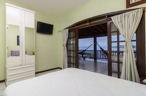 Minibar, in-room safe, blackout drapes, free WiFi