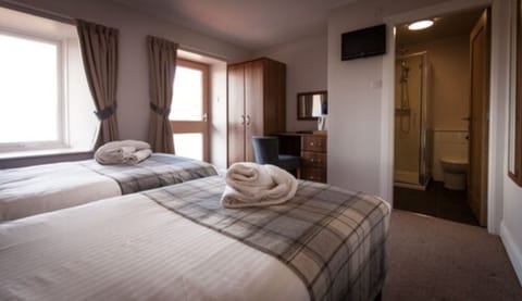 Family Suite, 2 Bedrooms, Partial Sea View (In Uig Lodge) | Free WiFi, bed sheets