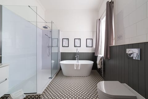 Classic Double Room, Ensuite | Bathroom