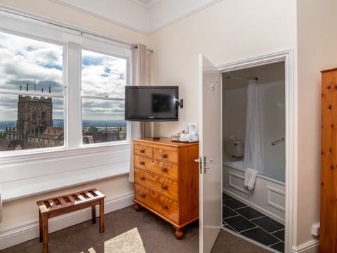 Deluxe Double Room, Ensuite (With View) | Free WiFi, bed sheets