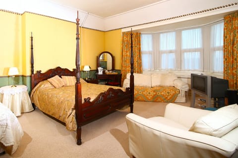 Superior Quadruple Room, Ensuite (Four Poster)