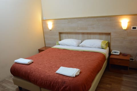 Double Room | Free WiFi, bed sheets