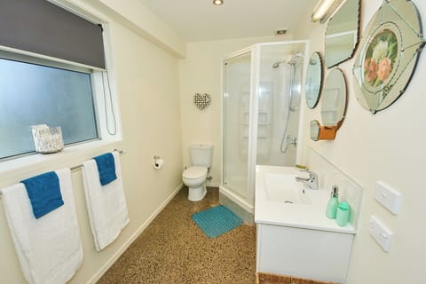 Ground Floor Garden & Patio Apartment 2 Bedrooms with Mountain View | Bathroom | Shower, designer toiletries, hair dryer, soap