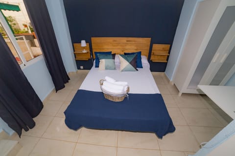 Double Room, 1 Double Bed, Shared Bathroom | Desk, free WiFi, bed sheets