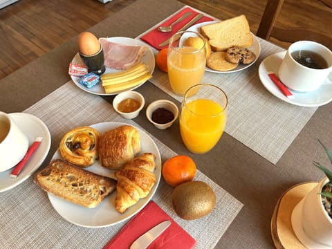 Daily buffet breakfast (EUR 12.5 per person)
