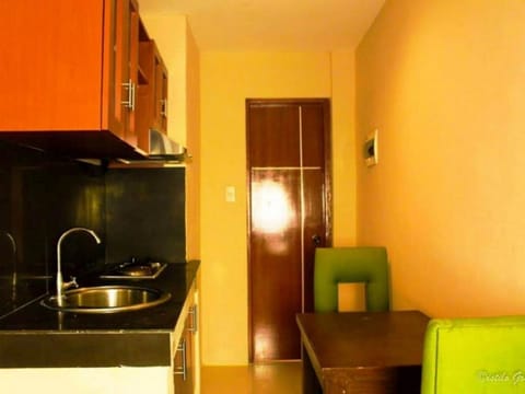 Presidential Family Suite | Private kitchenette | Full-size fridge, stovetop, electric kettle, rice cooker