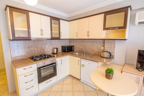 Apartment, 1 Bedroom | Bathroom | Shower, hair dryer, slippers, towels