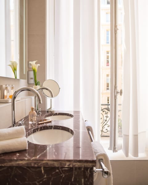 Triple Junior Suite | Bathroom | Designer toiletries, hair dryer, bathrobes, slippers