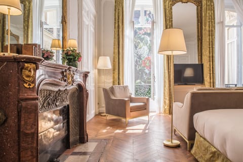 Suite Vaux-le-Vicomte | 1 bedroom, premium bedding, free minibar, in-room safe