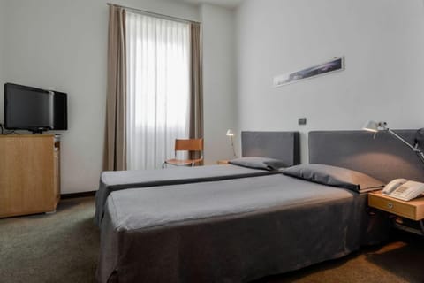 Twin Room, 2 Twin Beds | Minibar, desk, soundproofing, free WiFi