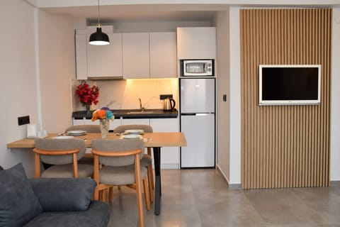 Apartment, 2 Bedrooms | Private kitchen