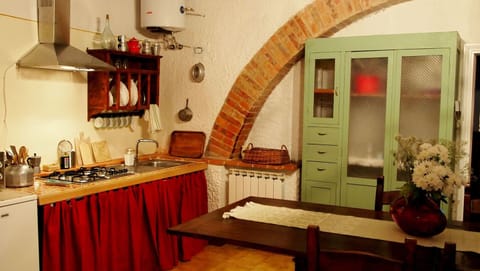 House, 2 Bedrooms | Private kitchen | Fridge, espresso maker, coffee/tea maker, electric kettle