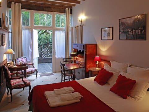 Double Room, Ensuite (La Chambre d'Henry)