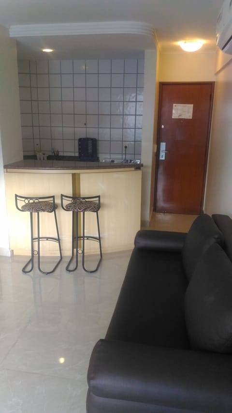 Apartamento 1301 | Private kitchenette | Fridge, microwave, stovetop, coffee/tea maker