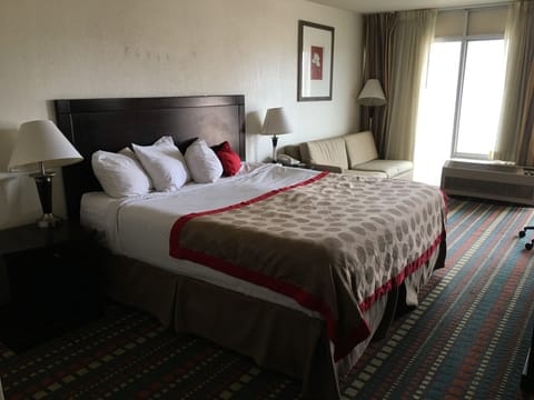 Standard Room, 1 King Bed | Premium bedding, individually decorated, individually furnished, desk