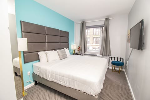 Standard Room 1 King Bed City View | Egyptian cotton sheets, premium bedding, Select Comfort beds