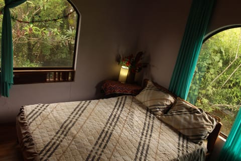 Cuscunco | Individually decorated, individually furnished, free WiFi, bed sheets