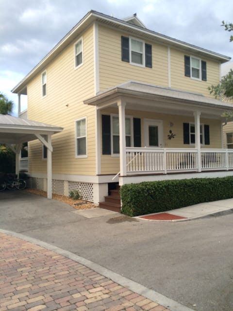 Stand alone house with car port attached #56 Coral Way, mile marker 5