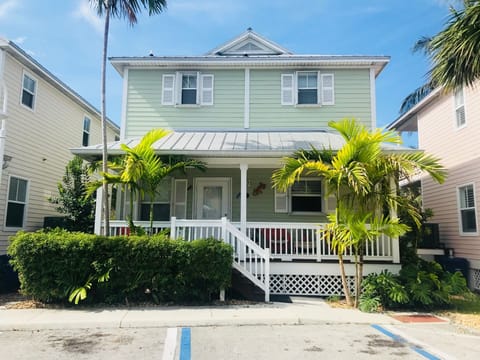 Stand alone house - #20 Coral Way, mile marker 5