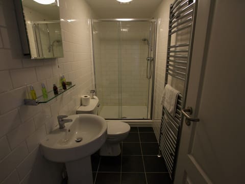 Double Room, Ensuite | Bathroom