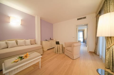 Superior Suite, Balcony, Valley View | Living area | 40-inch flat-screen TV with satellite channels