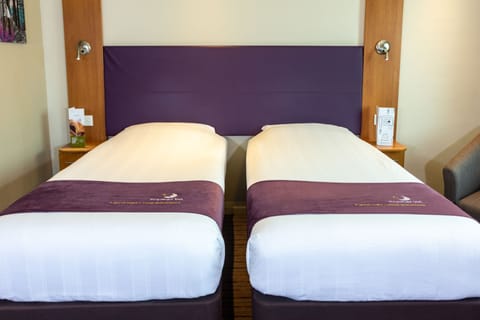 Twin Room, Non Smoking (FREE Aprt Shuttle|Yas Island drop off) | 1 bedroom, premium bedding, in-room safe, desk