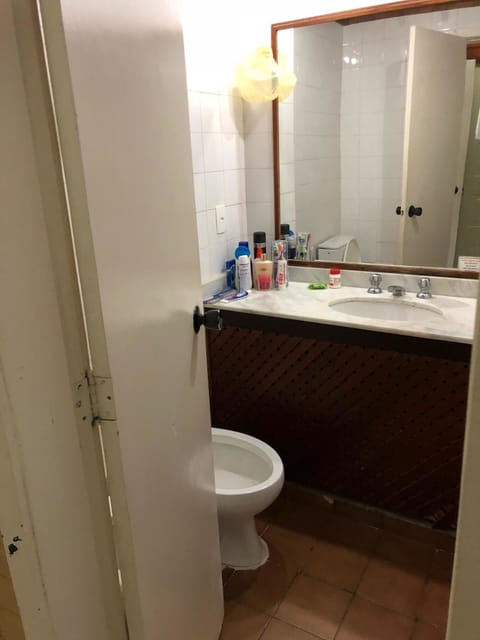 Deluxe Apartment, 2 Bedrooms, Kitchen, Beach View | Bathroom | Shower, free toiletries, towels