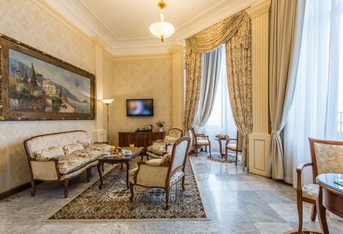 Royal Suite | Living room | LCD TV