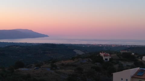 Dusk from the north balcony - view of the sunset