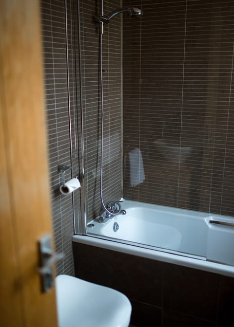 Standard Double Room, Ensuite (Room 3 and 4) | Bathroom