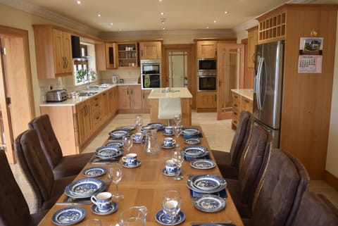 Spacious kitchen dining area