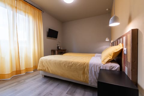 Comfort Double Room, City View | 1 bedroom, desk, soundproofing, free WiFi